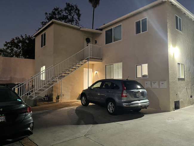 Front of building - 412 S Verdugo Rd Apartments Unit 412