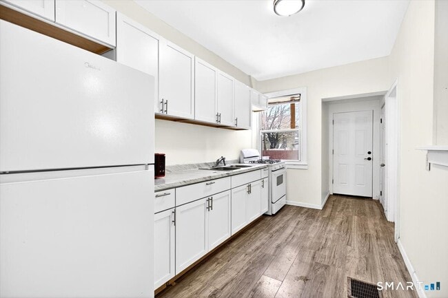 Photo - 408 East Ave