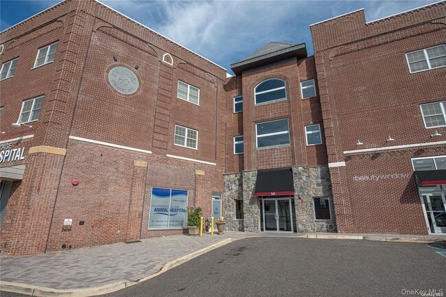 Building Photo - 50 Stewart Ave Unit 2E