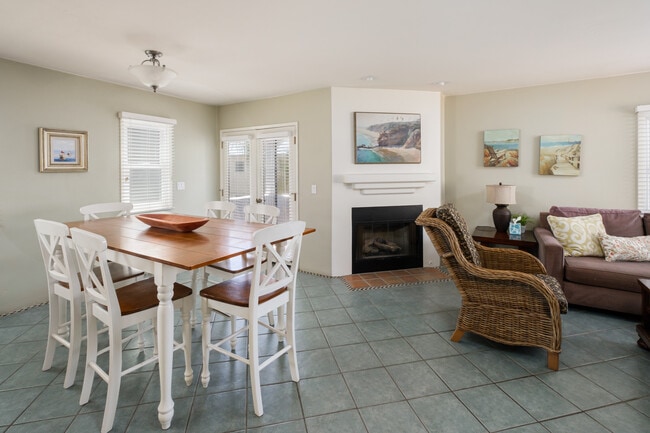 Photo - 732 Jersey Ct