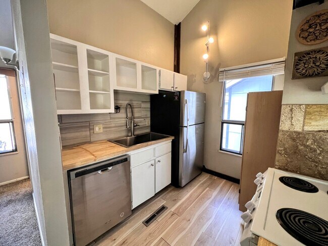 Photo - 1901 Clear Creek Dr