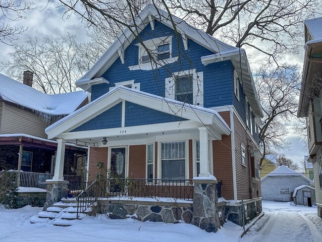 Building Photo - 734 Fountain St NE Unit Apt 1