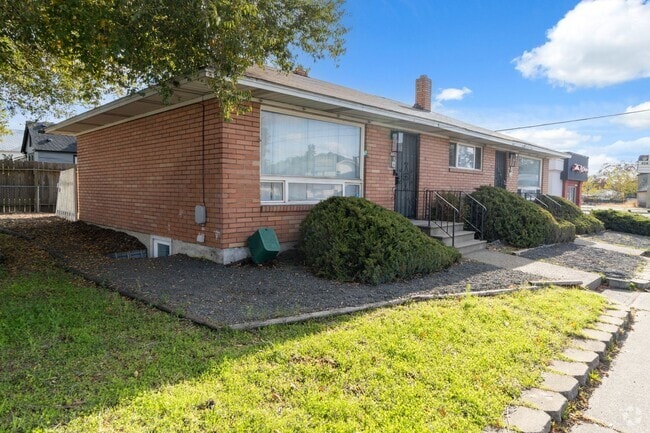 Building Photo - 3316-3318 N Nevada St Unit 3318 Rental