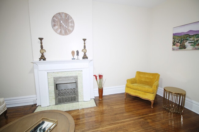 Photo - 1372 Neil Ave Unit 1