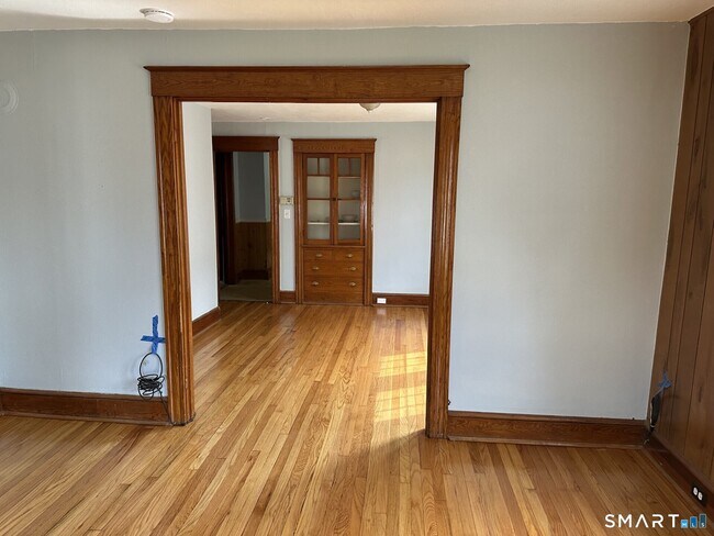 82 Lorenzo St Unit 2nd floor