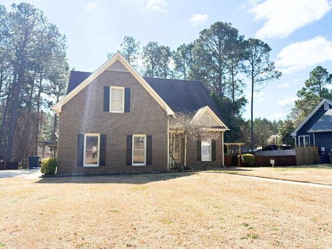 Building Photo - Beautiful executive home, in desirable neighborhood close to schools and Fort Bragg