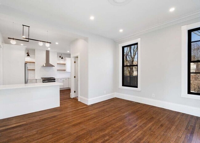 Photo - 31 Monadnock St