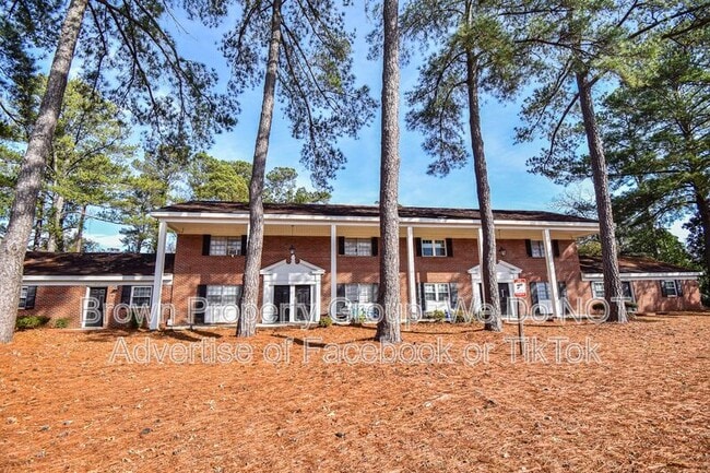 Building Photo - 2310 Barrington Cir