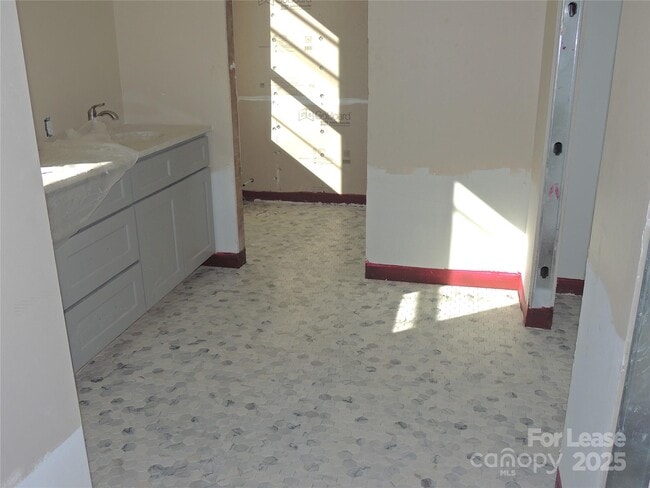 Photo - 126 W Court St