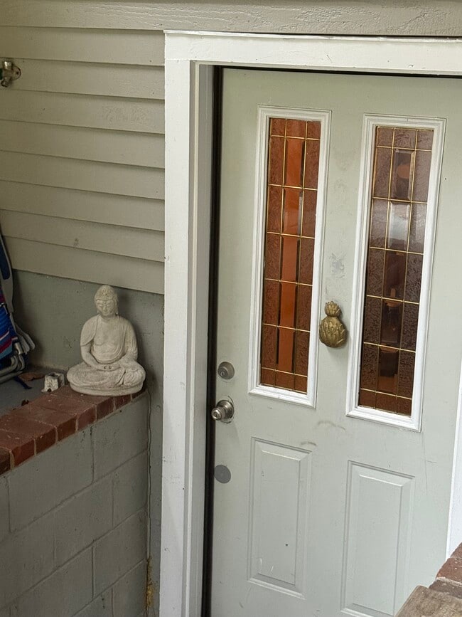 Building Photo - 142R Page Rd Unit BedfordWithGarage