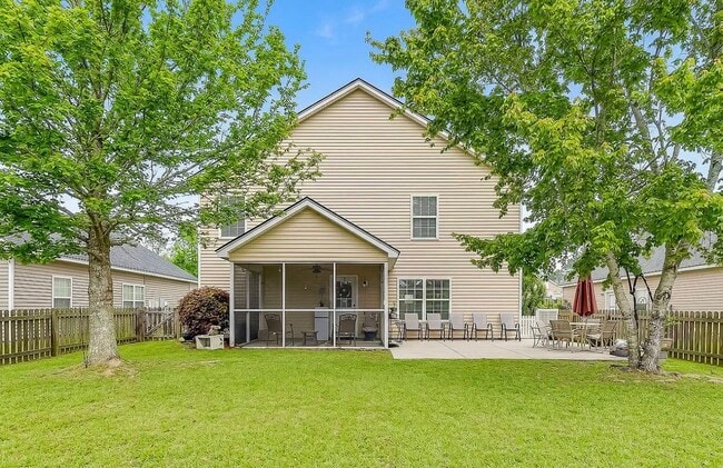 323 Winchester Dr