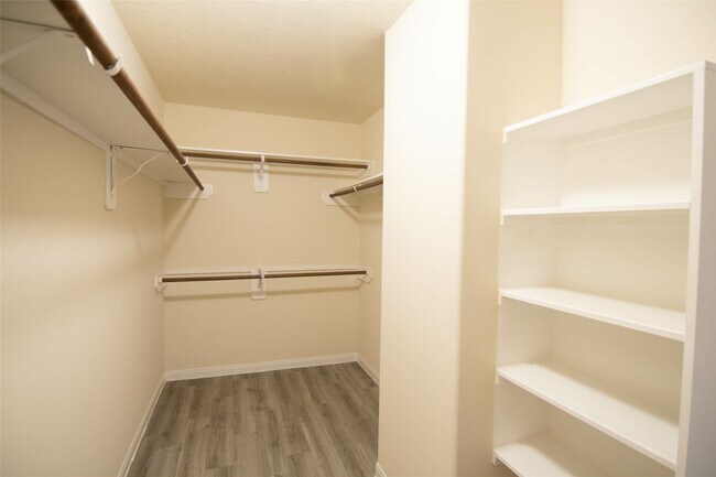 Photo - 6239 Brenwood Cir
