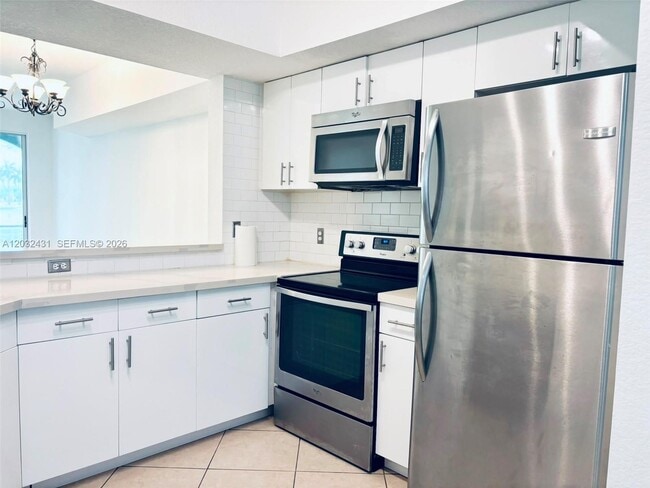 Photo - 715 SW 148th Ave Unidad 611