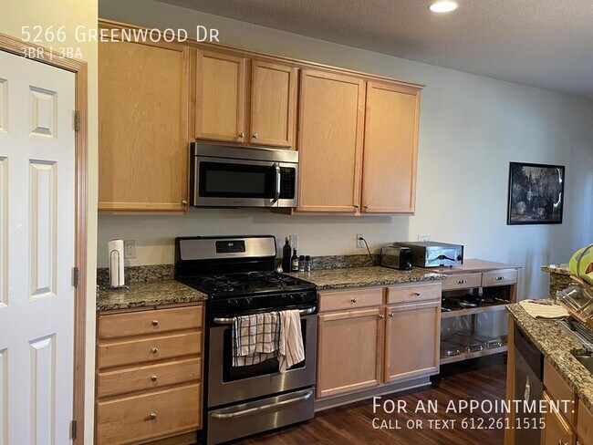 Photo - 5266 Greenwood Dr