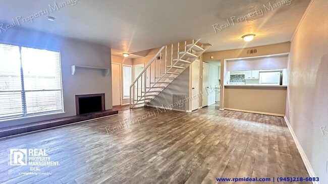 Photo - 3045 Park Ln