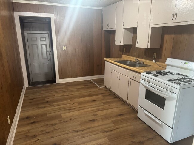 Photo - 606-608 Sherman St