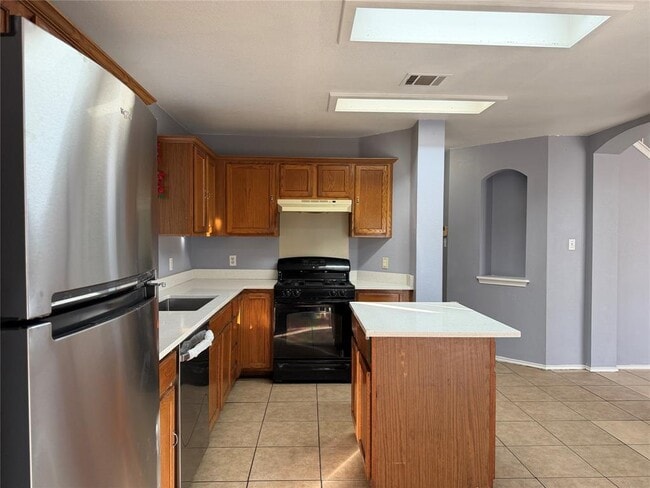 Photo - 17923 Loch Linnhe Loop