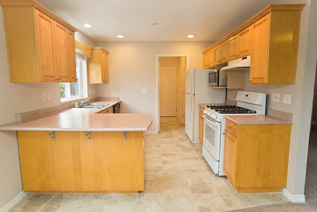 Photo - 3 Bedroom 2.5 bath Cordata/Meridian Area