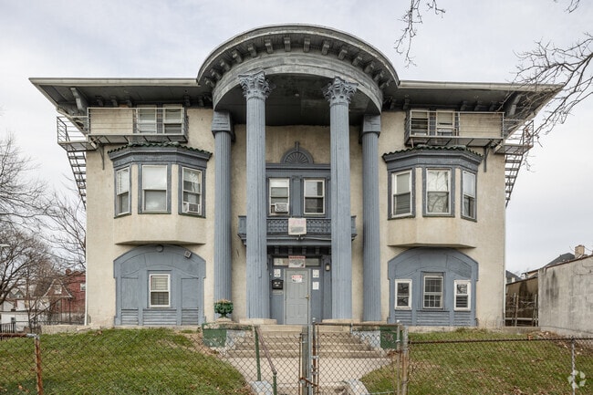 Exterior - 677 Clinton Ave