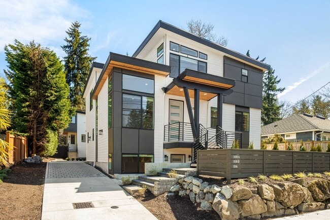 Photo - 108 6th St South