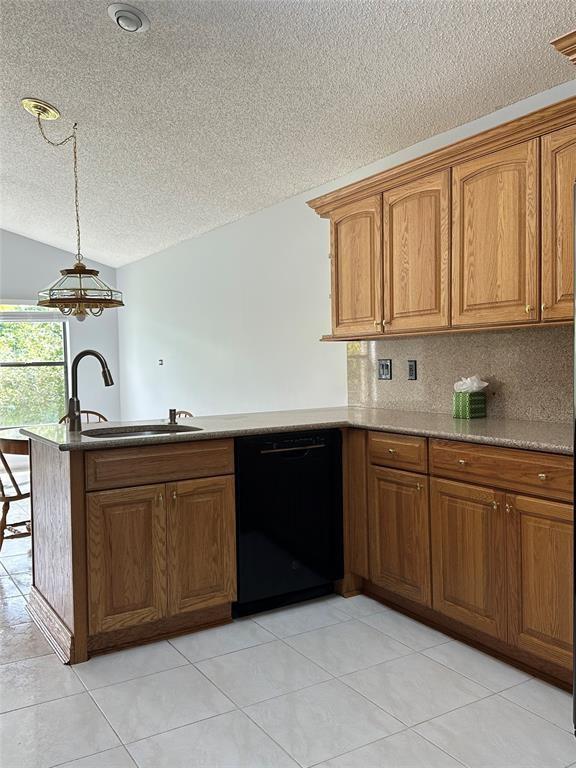 Photo - 22656 Pickerel Cir