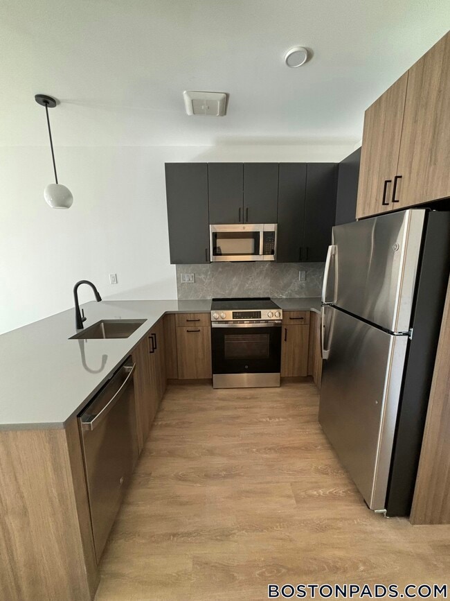 Building Photo - 199 Gardner St