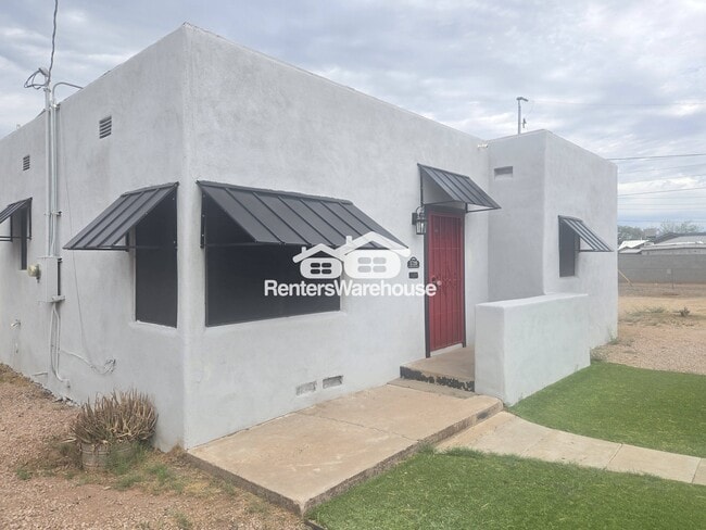 Photo - 1720 E Portland St