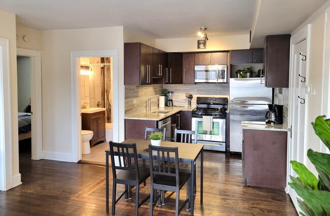 Photo - 4136 W Palmer St Unit 2L