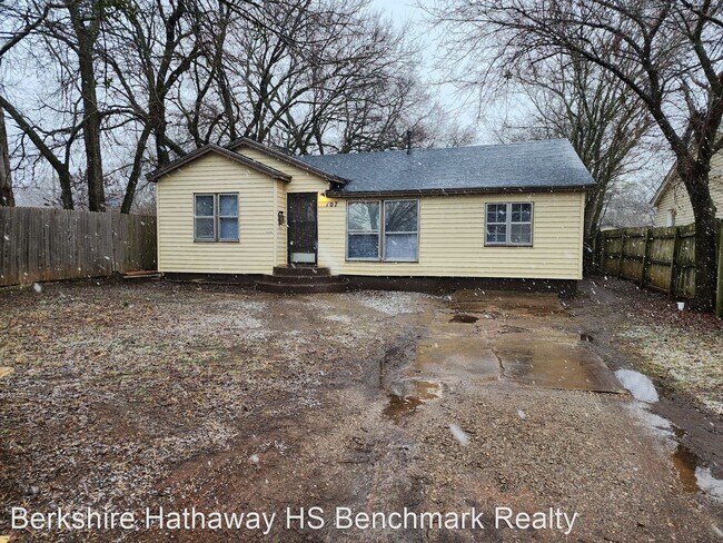 3 br, 1 bath House - 107 W Pulaski - 3 br, 1 bath House - 107 W Pulaski