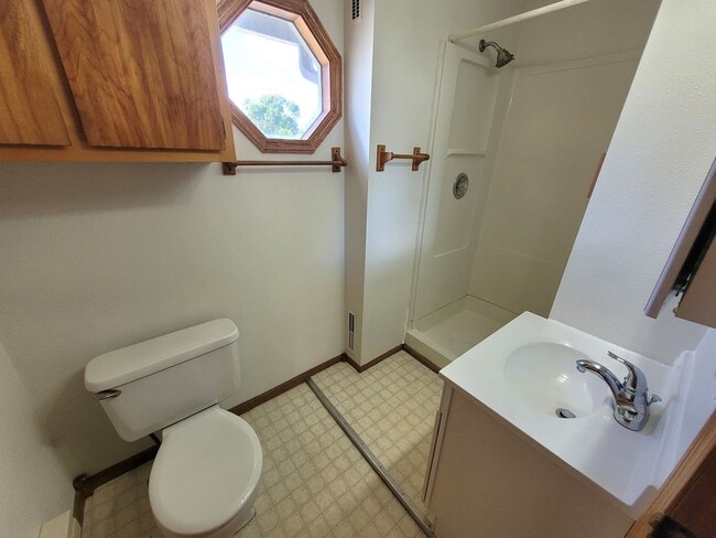 Photo - kb1820 Unit 1824