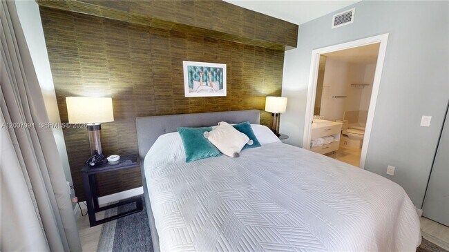 Photo - 55 SW 9th St Unit 1808