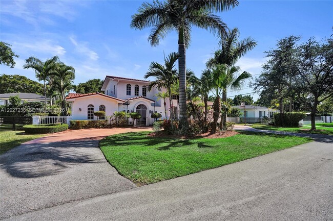 Photo - 1534 Palancia Ave