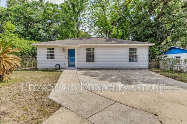Photo - 1261 Basin St