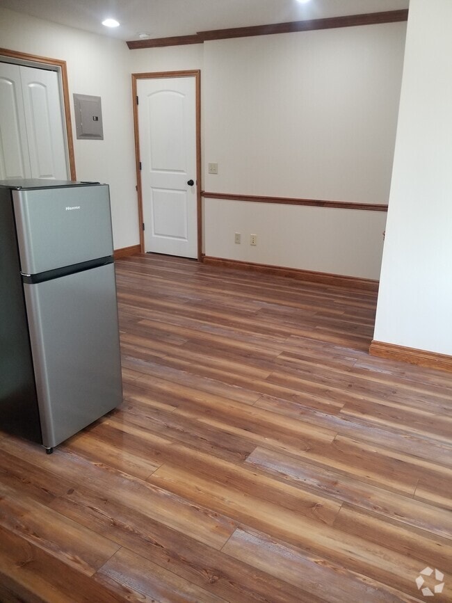Building Photo - 1030 S Black Ave Unit 1032D Rental