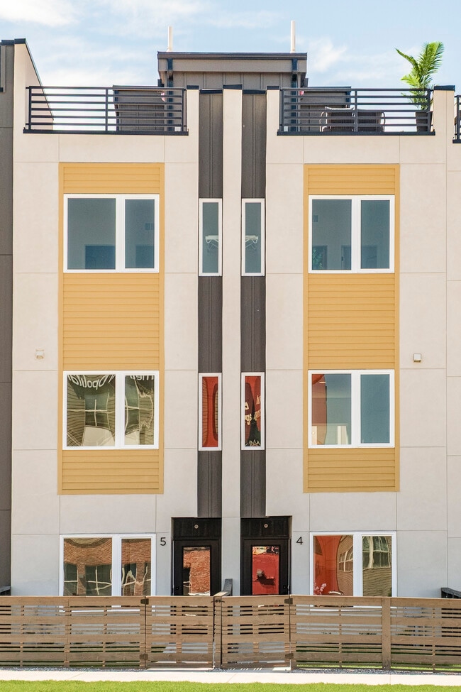 Photo - 2105 S Galapago St