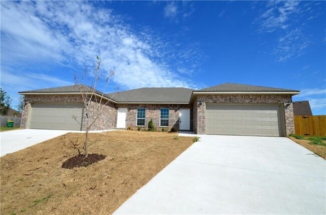 Building Photo - 311 Copper Oaks Dr