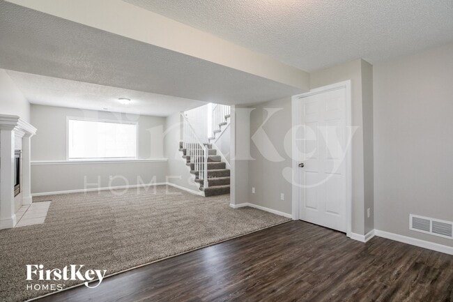 Photo - 16411 Slater Ave