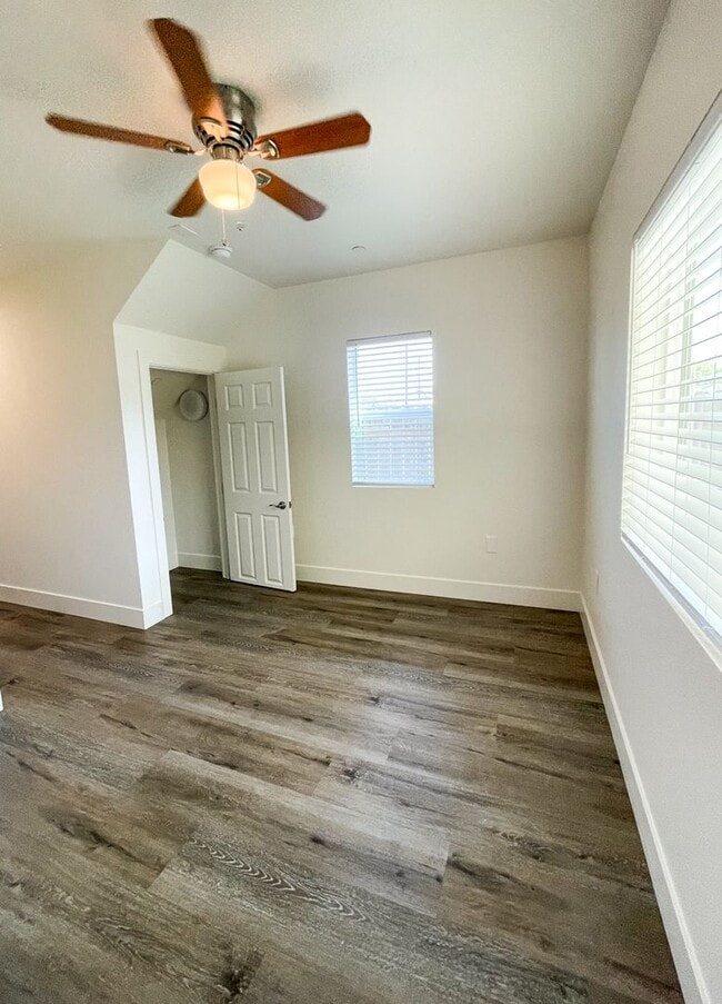 Photo - 3 Bedroom House with LARGE balcony!
