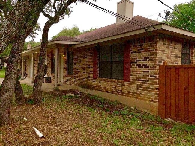 Photo - 601 Algerita Dr
