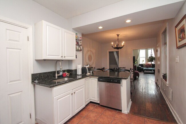Photo - Graduate Hospital 3bd/1/5bth Charmer