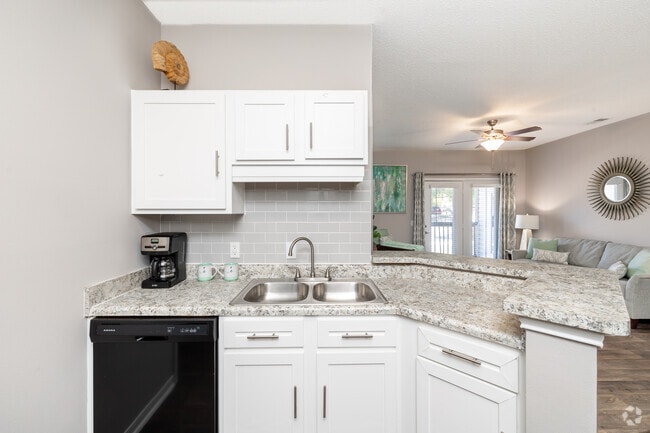 2BR, 2BA - 1,057SF - Kitchen