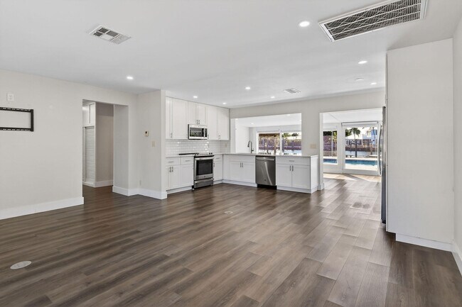 Photo - 122 Arlington Pl