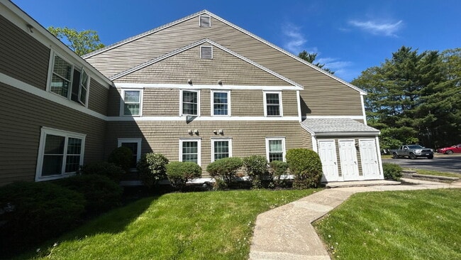 Photo - Fully Furnished 2BR/2BA Condo in Old Orcha... Unit 109