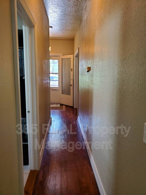 Photo - 1431 11 Street, Unit A Unidad A