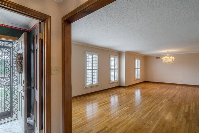 Photo - 356 Perkins Extd