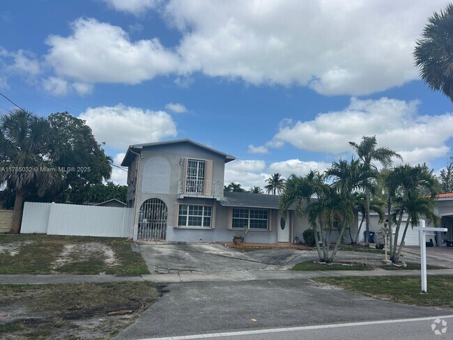Building Photo - 17045 NW 78th Ave Rental