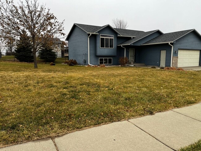 Photo - 5 Bed/2 Bath Rental Home on West Side!
