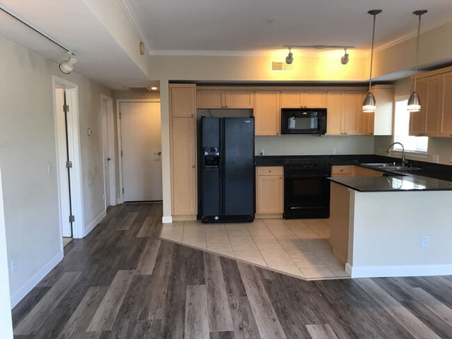 Building Photo - 3 Bedroom 2 bath in Wild Horse with garage