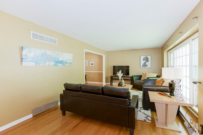 Photo - 129 E Bridlespur Dr