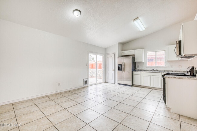Photo - 12103 Royal Woods Dr